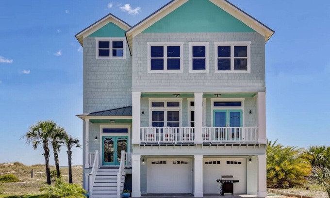 American Beach Casa | Mermaid Castle | Oceanfront Luxury Beach House | Rooftop Deck