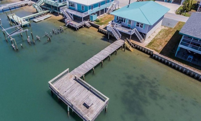 Topsail Beach Casa | Mermaid Cottage: 3 dormitorios / 1 casa BA en Topsail Beach, capacidad para 6