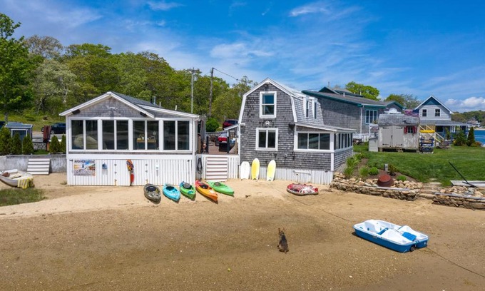 Onset Casa | Mermaid House Bar,Sea-Deck,30' GLASS WALL,HOT TUB, E-BIKE