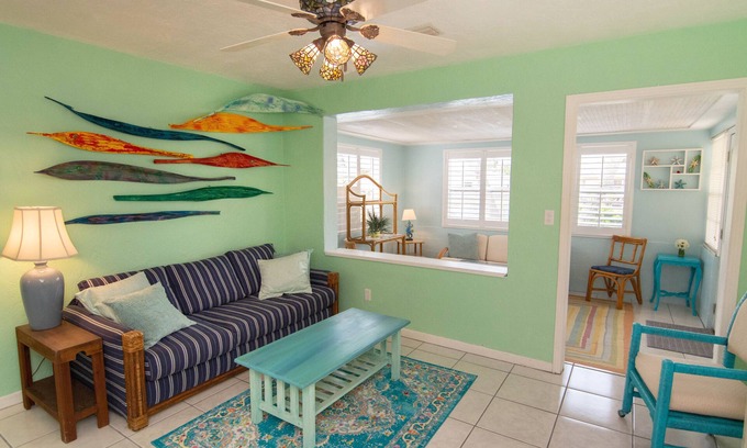 Roberta Heights Casa | Monthly specialsThe Mermaid House - Pet Friendly.HotTub Walk to beach!