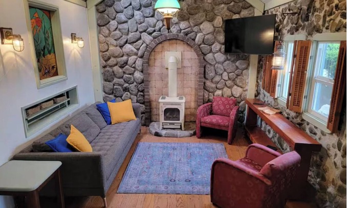 Eureka Casa | Mermaid's Manor