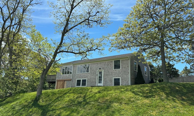 South Chatham Casa | “Mermaid’s Rest” Quiet South Chatham 2-Bedroom House, Close To Beaches