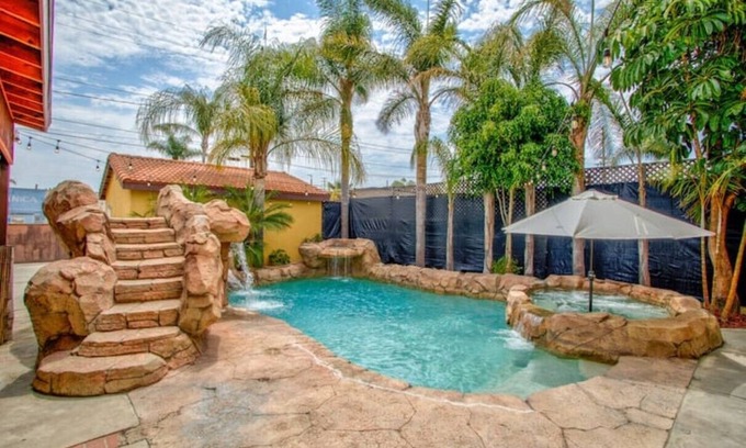 Hawthorne Casa | MermaidsCoveLA- A hidden oasis in Los Angeles