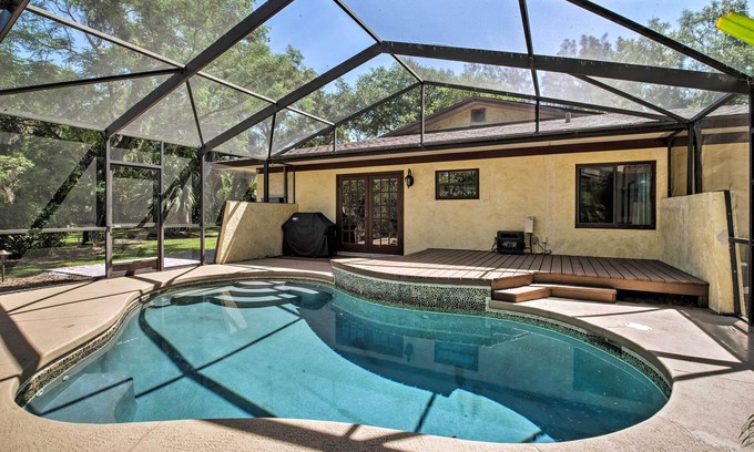 Tropic Casa | ¡Nuevo! Riverfront Oasis - 5mi to Satellite Beach!