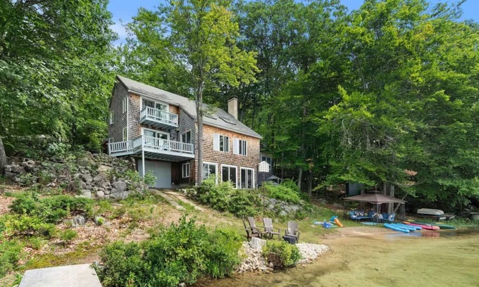 New Durham Casa | Merrymeeting Lake Private Beach, Gazebo & Hot Tub