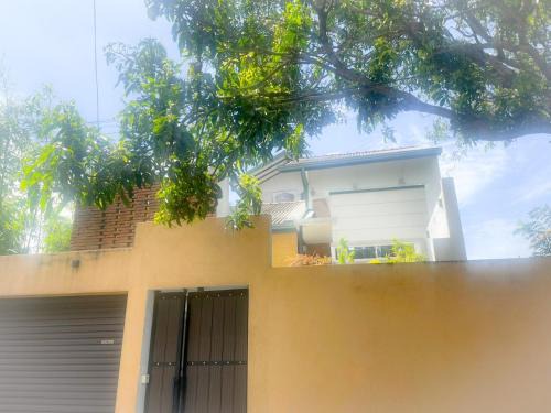 Thalapathpitiya Casa | Mervins & Indus Residence