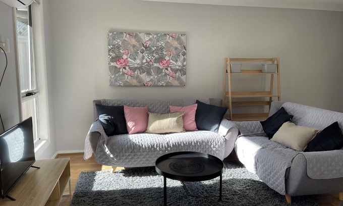 Penshurst Casa | Mery's Place. Beautiful 2 bedroom Cottage 3min walk 2 Mortdale train station