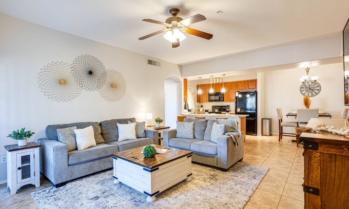 Parkwood Ranch Condominio | Mesa Magnifique! Dog Friendly, Heated Pools