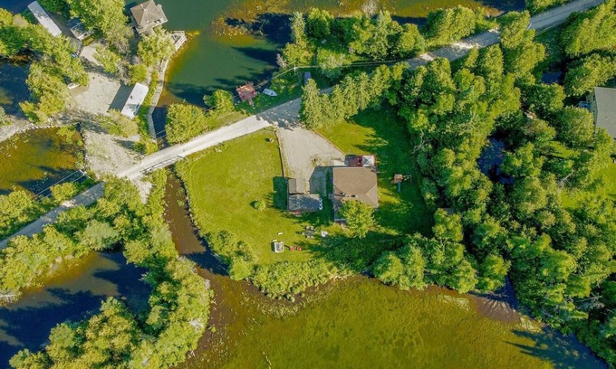 East Garafraxa Cabaña | Mesmerising Cottage in Caledon