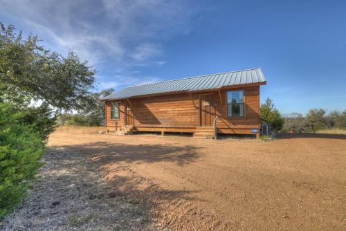Fredericksburg Casa | Mesquite Cabin with Hot Tub & Hill Country Views