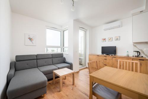 Ursynow Apartamento | Metro Natolin 10th Floor Apartment by BookingHost