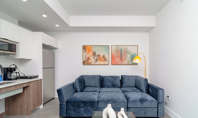 East Little Havana Hotel | Metro Park Hotel