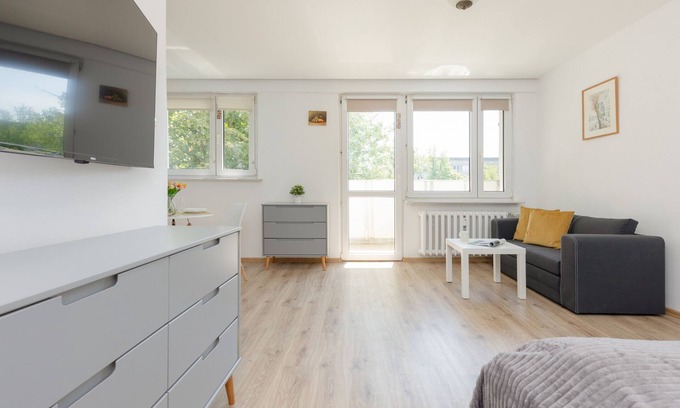Mokotow Apartamento | Metro Pole Mokotowskie Studio by Renters