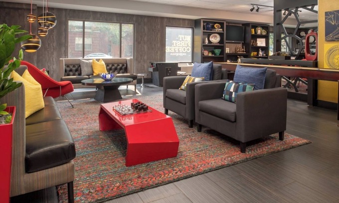 Belltown Hotel | Metro Queen Room, Hotel FIVE, Designer Toiletries, Near Seattle DT Attractions