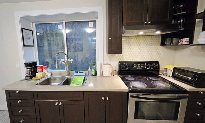 New Westminster Casa | Metropolis MetroTown Area lovely place 2 bedrooms near Skytrain