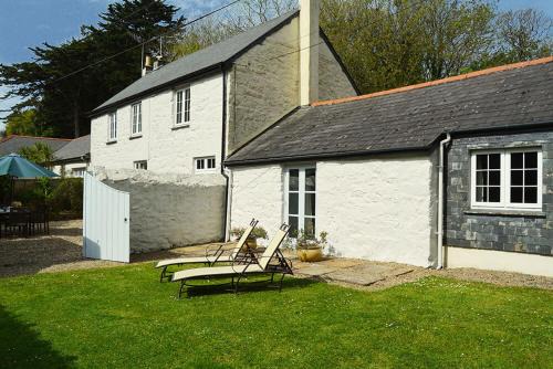 Helston Casa | Mews Cottage