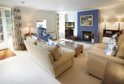 Helston Casa | Mews Cottage