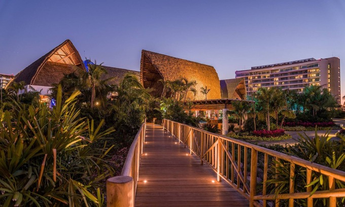 Las Jarretaderas Apartamento | Mexico's Disneyland Suites - Studio, 1 bedroom and 2 bedroom available