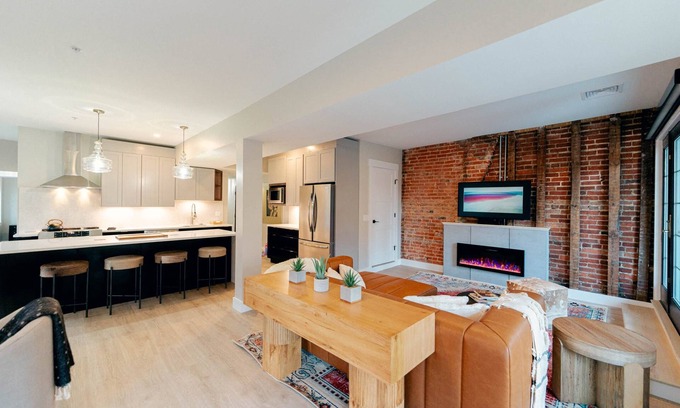 Bellefonte Apartamento | Mezzanine Loft- 3 Bedrooms