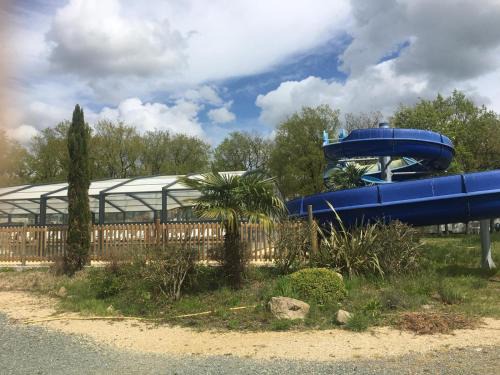La Boissiere-de-Montaigu Casa | MH First 6pers 30min PuyduFou HellFest