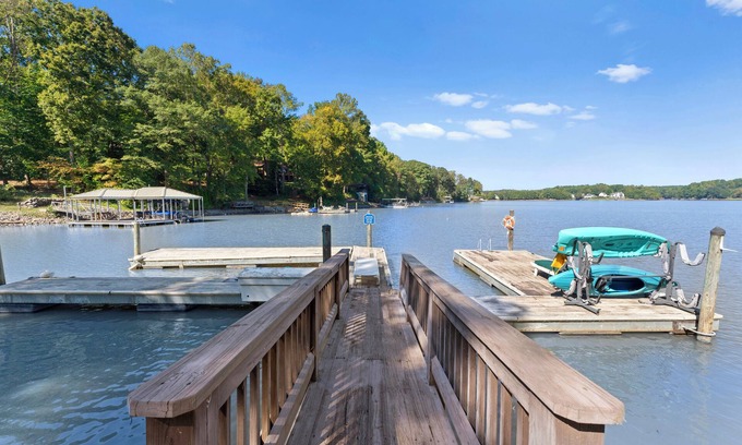Sherrills Ford Cabina | Mi Casa, Su Casa by AvantStay | Lakefront Escape