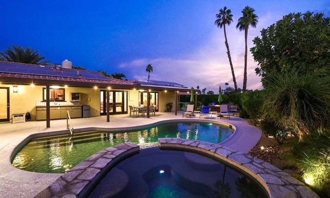 Araby Casa | Mi Vida Palm Springs – Colorful Retreat With Pool, Spa, Casita & Outdoor Dining