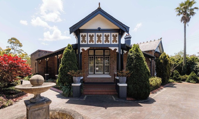 Katoomba Casa | "Mia Mia" - 4BR Federation Home with Fireplaces