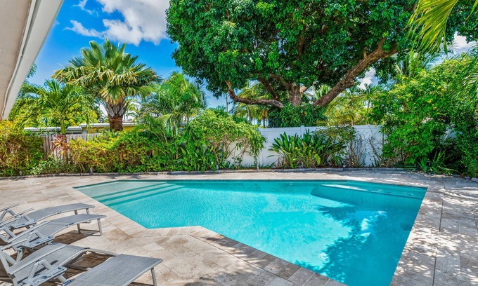 Imperial Point Casa | "MIA OASIS"! 4BR 2400Sqft in Ft Lauderdale