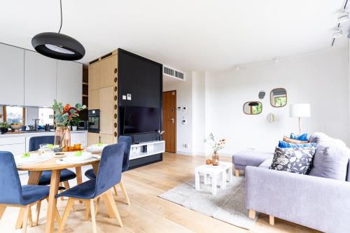 Praga Apartamento | Mia Okrzei National Stadium Area with Parking and AC
