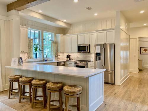 Watercolor Casa | Mia's Beach House Watercolor 3 BR - 3.5 BA