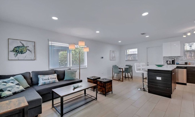 Buena Vista Apartamento | MIA(YOH) - 115 NE 53rd St (2B)