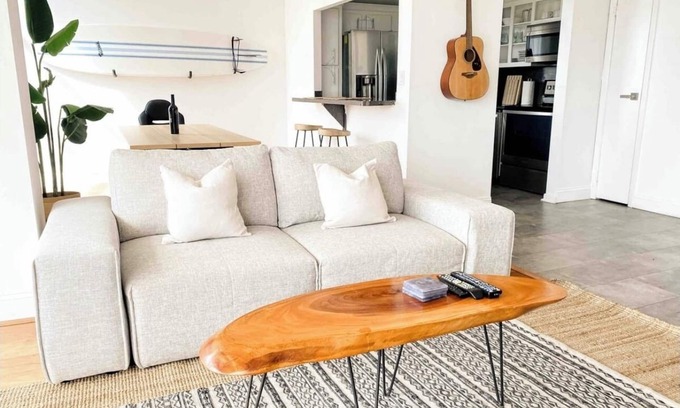 Aventura Apartamento | Miami- Aventura Surf Apartment- close to the mall, beaches, pool, great location