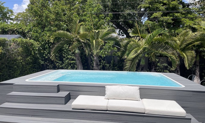 Buena Vista Casa | Miami Design District 4 Bedroom 3 Bathroom Home - Amazing backyard with POOL