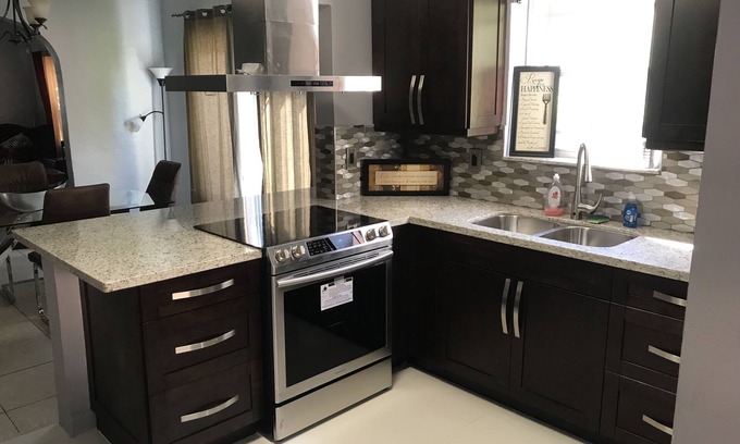 Buena Vista Casa | Grande de 3 dormitorios 2 baños con encanto