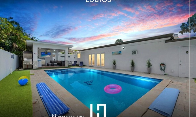 Westchester Casa | Miami Entertainer: Pool, Jacuzzi & Outdoor Living