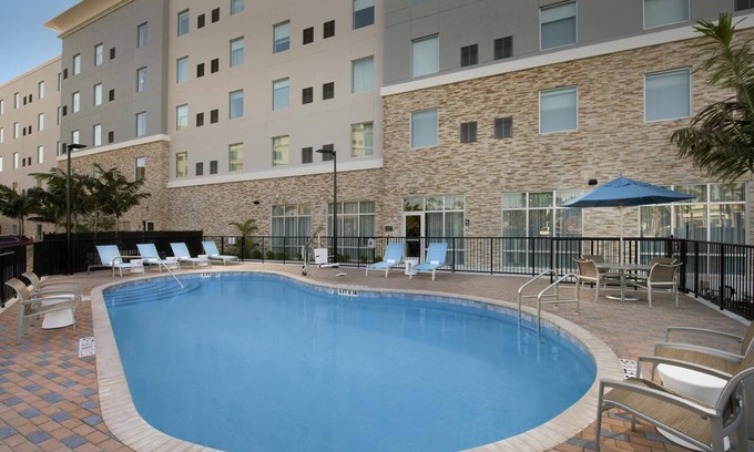 Seybold Hotel | Miami Moments! Free Breakfast, Pool, Pets Allowed!