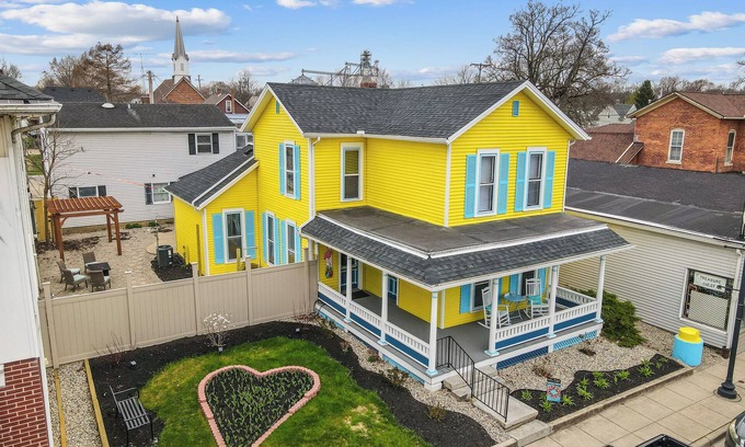 West Milton Casa | Miami Pearl: 3BR Themed Rooms-Game and Movie Room!