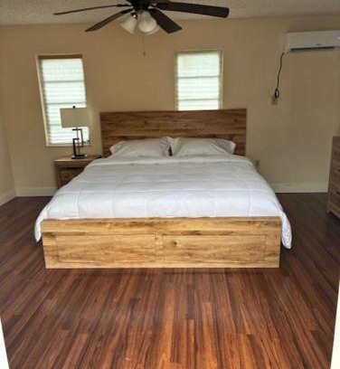 Flagami Casa | Miami Spacious Executive Suite