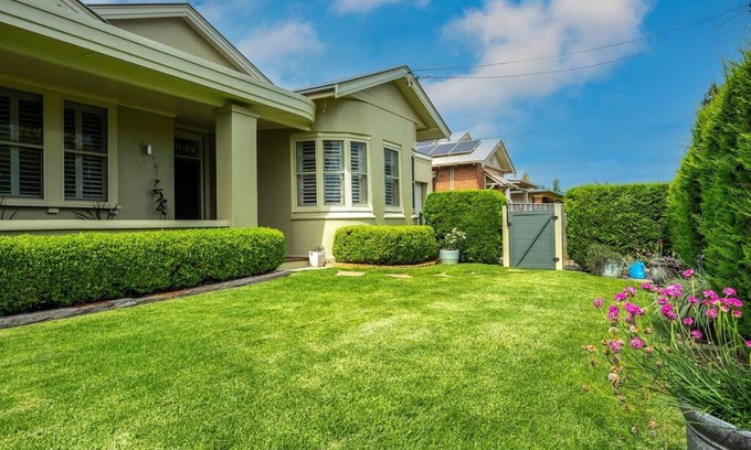 Central Mudgee Casa | 'Micah House' A Central Mudgee Art Deco Hideaway