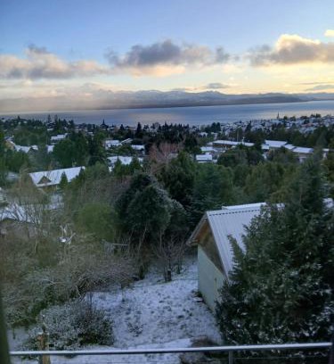 San Carlos de Bariloche Chalet De Esquí | Michay Cabaña en entorno tranquilo y Vista al Lago