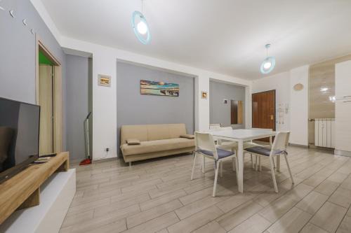 Cinisello Balsamo Apartamento | Michele Flat - Parcheggio - 10 min da Milano Centro