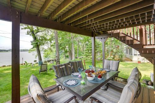 Horton Casa | Michigan Lakefront Retreat with Kayaks and 2 Decks