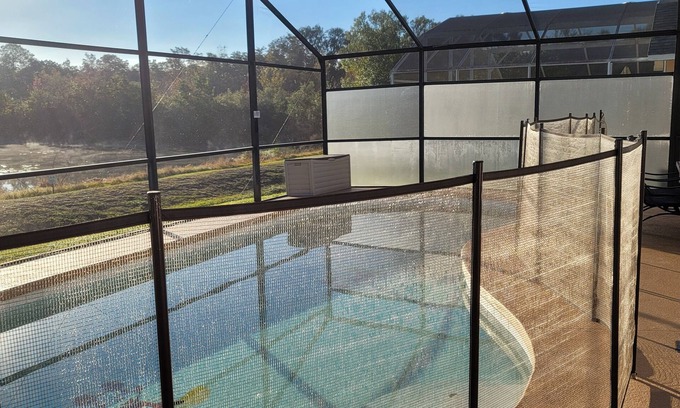 Ridgewood Lakes Villa | Recientemente renovado / cerrada / Golf / lago / ultramoderna / 15 minutos a Disney