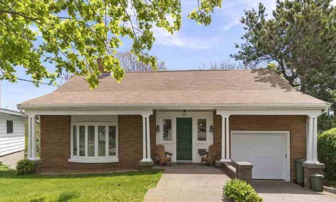 West End Casa | Mid 60's Charm - Family Home Conveniently Located in Halifax's West End