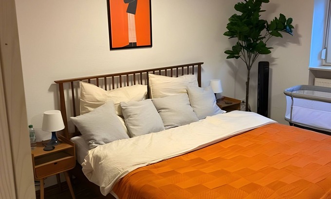 Burbach Apartamento | Mid-Century | 75 inch 4K TV Airfryer Kingsize