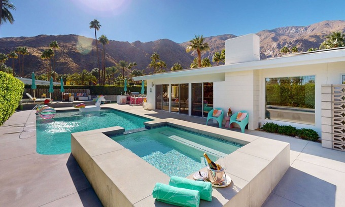 Vista Las Palmas Casa | Mid-Century Alexander stunner with saltwater pool & spa - walk downtown