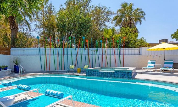 Magnesia Falls Cove Casa | Mid Century Cool - Rancho Mirage Home
