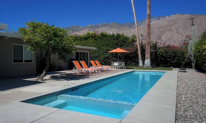 Tahquitz River Estates Casa | Desert Oasis Mid Century Home - ¡Amplios apartamentos de 2 habitaciones, 2 baños a minutos del centro de la ciudad!