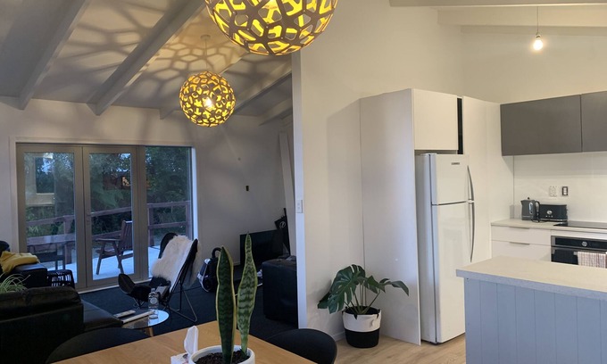 Franz Josef Glacier Casa | Mid century house in Central Franz location