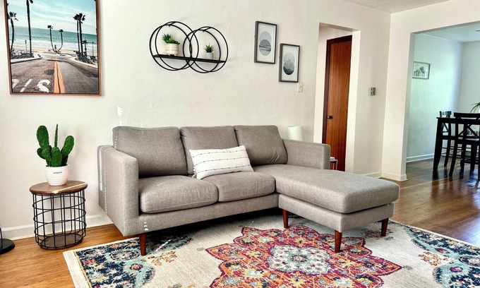 Westwood Apartamento | Mid-Century Inspired Apartment; Pet Friendly, Close to Downtown and UCMC